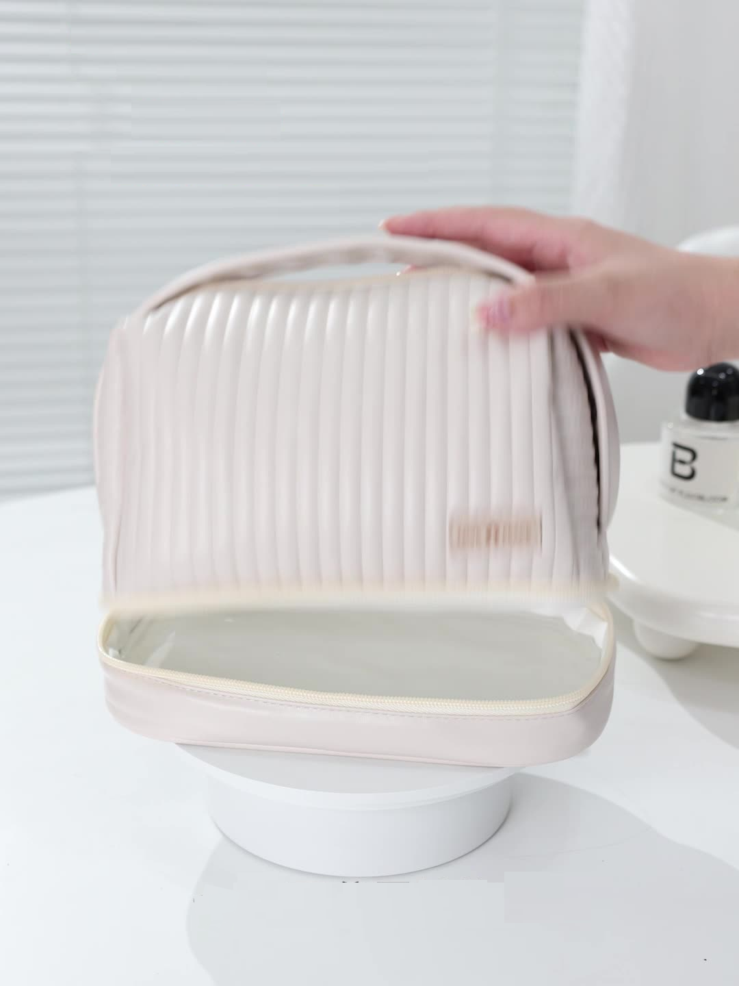 Dry and Wet Larger Double Layer Travel Cosmetic Makeup Organizer Case Bag 067-AA1-0004