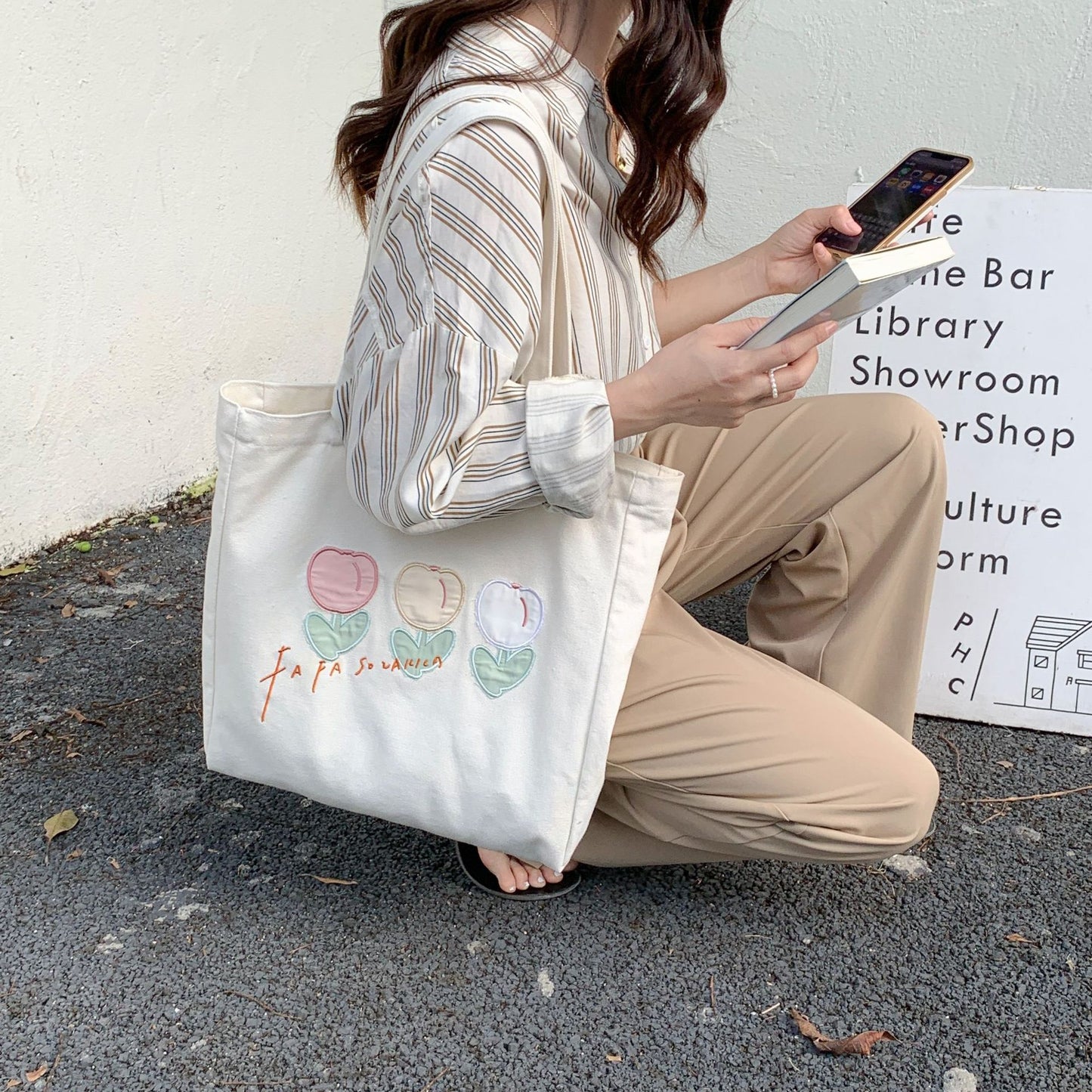 Embroidered Tulip Tote Bag Canvas Bag Shopping Bag Casual Shoulder Bag 067-AA3-0008
